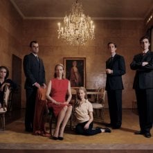 Marisa Berenson, Pippo Delbono, Tilda Swinton, Alba Rohrwacher, Mattia Zaccaro, Flavio Parenti e Maria Paiato in una foto promozionale del film Io sono l'amore, di Luca Guadagnino