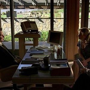 Anna Camp, Michael McMillian, Anna Paquin e Christopher Gartin in una scena dell'episodio 'Hard-Harted Hannah' della serie tv True Blood