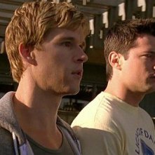 L'adorabile idiota Jason Stackhouse (interpretato da Ryan Kwanten) e 'Lukenator' (Wes Brown) in una scena dell'episodio 'Hard-Harted Hannah' della serie tv True Blood