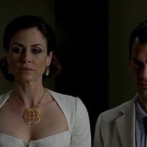 La vampira Isabel (Valerie Cruz) e Hugo (Christopher Gartin) in un'immagine dell'episodio 'Hard-Harted Hannah' della serie tv True Blood