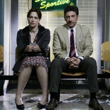 Martina Gedeck e Sergio Castellitto in un'immagine del film Tris di donne e abiti nuziali