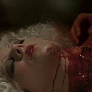 Una scena splatter dell'episodio 'Hard-Harted Hannah' della serie tv True Blood
