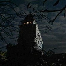 Una tetra scena del film Il mistero del castello