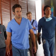 Alex O'Loughlin, Katherine Moennig e Daniel Henney in una foto promozionale della serie Three Rivers