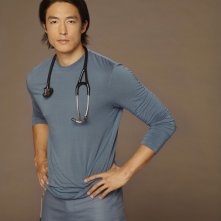 Daniel Henney è il dottor David Lee nella serie Three Rivers