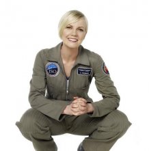 Laura Harris in una immagine promozionale della serie Defying Gravity