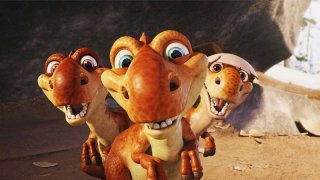 Un primo piano dei tre cuccioli di dinosauro in una scena del film 'Ice Age: Dawn of the Dinosaurs'