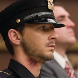 Un primo piano di Shia LaBeouf in una scena del film Eagle Eye