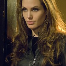 Angelina Jolie in una scena di Wanted