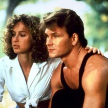 Patrick Swayze e Jennifer Grey in una scena del film Dirty Dancing