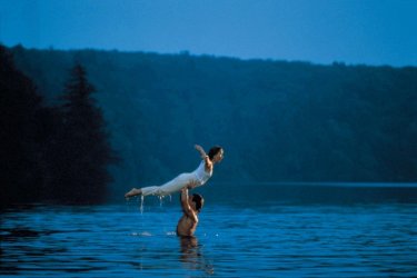Patrick Swayze e Jennifer Grey in una scena di Dirty Dancing