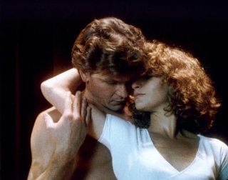 Patrick Swayze e Jennifer Grey in una scena sensuale del film Dirty Dancing