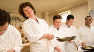 Meryl Streep in una scena del film Julie & Julia