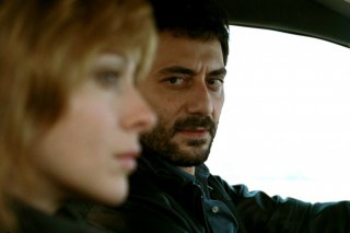 Kseniya Rappoport e Filippo Timi in una scena del film La doppia ora (2009)