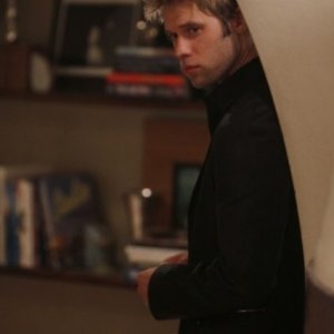 Shaun Sipos in una scena di Melrose Place