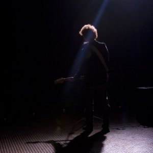 Una scena del film Os famosos e os duendes da morte