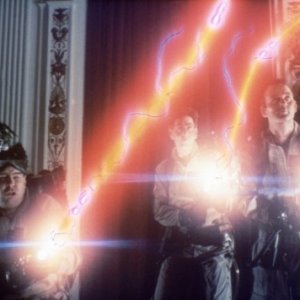 Bill Murray, Dan Aykroyd ed Harold Ramis in una scena di Ghostbusters - Acchiappafantasmi