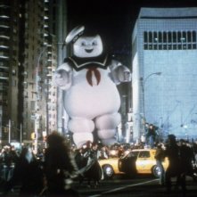 Ghostbusters - Acchiappafantasmi: il 'temibile' omino della pubblicità dei marshmallow passeggia per le strade di New York