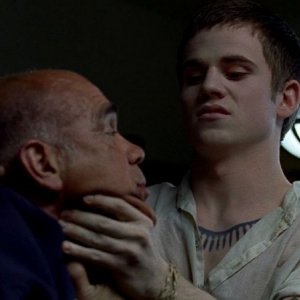 Allan Hyde nei panni del vampiro Godric in una scena dell'episodio 'Timebomb' della serie True Blood