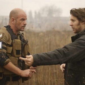 David James e il regista Neill Blomkamp sul set del film District 9