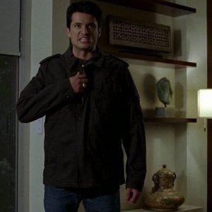 Luke (Wes Brown) è il kamikaze inviato dal reverendo Newlin nella tana dei vampiri in una scena dell'episodio 'Timebomb' della serie True Blood