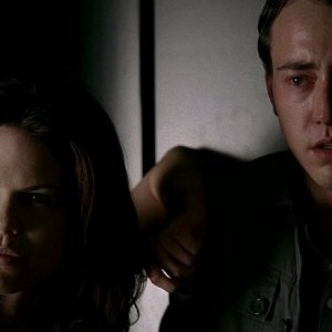 Mariana Klaveno e Chris Coy in una scena dell'episodio 'Timebomb' della serie True Blood