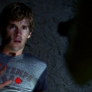 Ryan Kwanten nei panni di Jason Stackhouse in una scena dell'episodio 'Timebomb' della serie True Blood