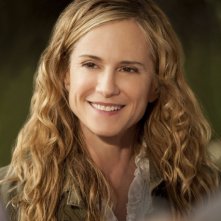 Holly Hunter in una scena dell'episodio Moooooooo di Saving Grace