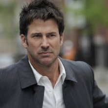 Joe Flanigan in una scena dell'episodio Elements di Warehouse 13