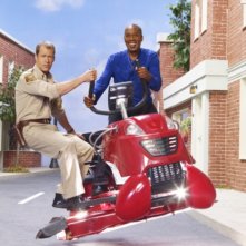Colin Ferguson e Joe Morton in una foto promozionale della stagione 3 della serie televisiva Eureka