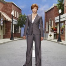 Frances Fisher in una foto promozionale della stagione 3 della serie televisiva Eureka