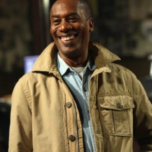 Joe Morton in una scena dell'episodio Best in Faux di Eureka