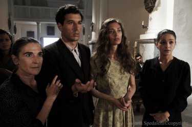 Francesco Scianna, Margareth Madè e Nicole Grimaudo in una scena del film Baaria