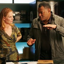 Marg Helgenberger E Laurence Fishburne In Una Scena Dell Episodio Family Affair Di Csi 127383
