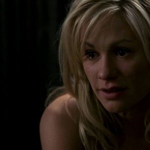Sookie (Anna Paquin) si confida con il fratello Jason in una scena dell'episodio 'I Will Rise Up' della serie tv True Blood