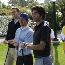 Tom Brady, Mark Wahlberg, e Adrian Grenier in una scena dell'episodio 'Fore!' della sesta stagione di Entourage