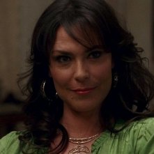 Un primo piano della diabolica Maryann (Michelle Forbes) in una scena dell'episodio 'I Will Rise Up' della serie tv True Blood