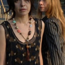 Laura Ferrari ed Elena Calligari in una scena del film Sogno il mondo il venerdì