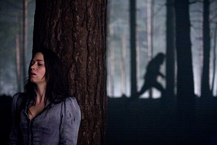 Emily Blunt In Una Scena Di The Wolf Man 127717