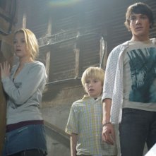 Haley Bennett, Nathan Gamble e Chris Massoglia in una scena del film The Hole in 3D