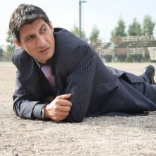 Emilio Solfrizzi in una scena del film Piede di Dio