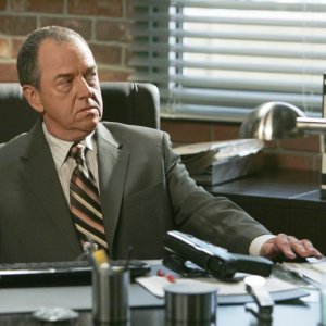 Gregory Itzin in una scena dell'episodio Redemption di The Mentalist