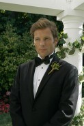 Jamie Bamber in una scena dell'episodio Vows di Dollhouse