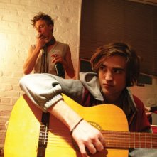 Robert Pattinson in un'immagine del film How To Be