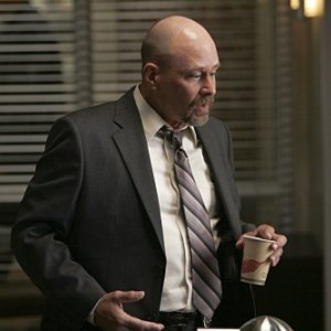 Terry Kinney nella premiere della stagione 2 di The Mentalist