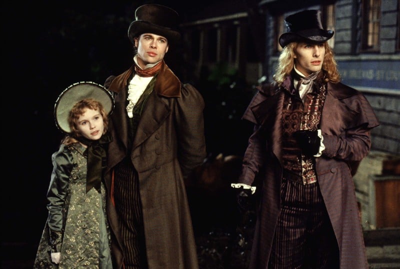 Claudia (Kirsten Dunst), Louis (Brad Pitt) e Lestat (Tom Cruise) in una scena del film Interview with the Vampire