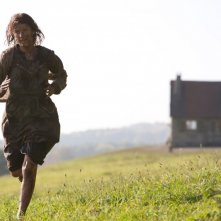 Mélanie Laurent in una scena del war movie Bastardi senza gloria