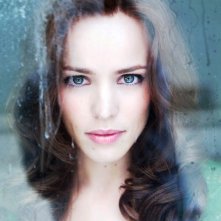 Un primo piano di Rachel McAdams in una foto promo per il film 'Un amore senza tempo'