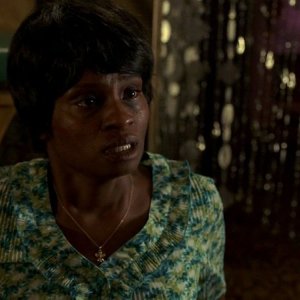 Adina Porter in una scena dell'episodio 'New World In My View' della serie True Blood