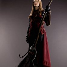 Bonnie Wright (Ginny Weasley) con la divisa da Quidditch per il film 'Harry Potter e il principe mezzosangue'